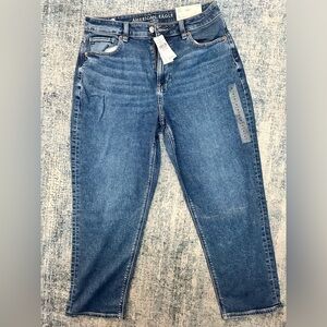 AE Mom Jean Size 8 Short NWT
